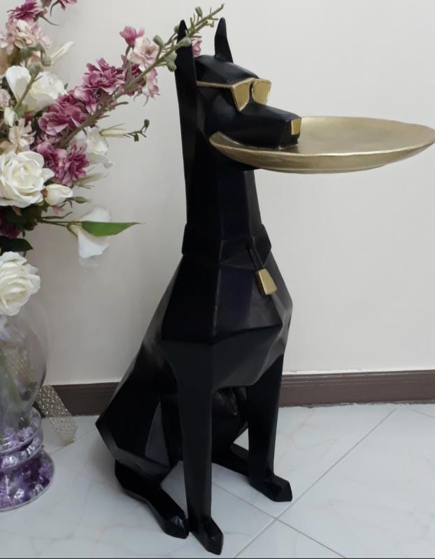 مجسمه سگ میزبان کالیگرافی