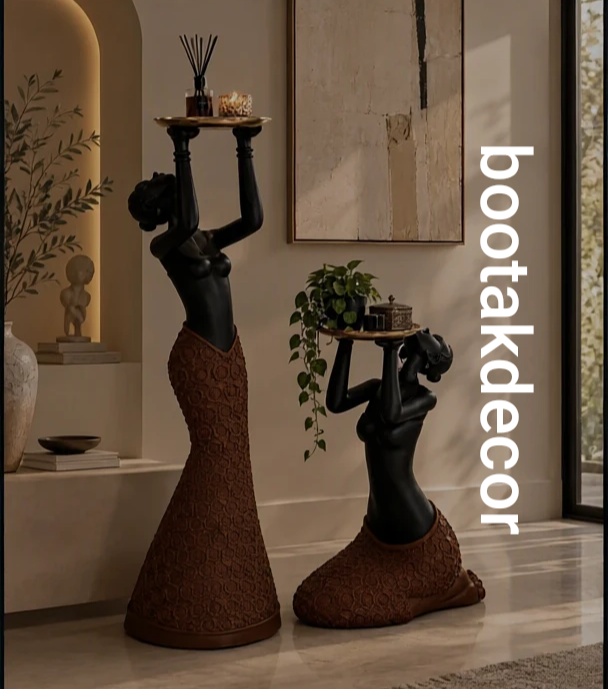 مجسمه پرنسس آفریقایی میزبان کنار سالنی